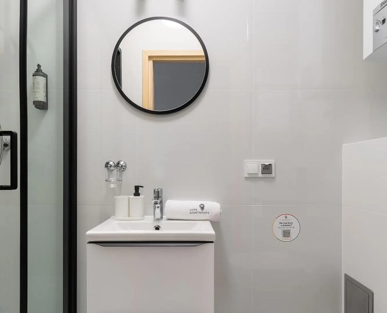 Lion Apartments - Mewa Premium 3 Bedroom Apartment Sopot 0*,  Poland